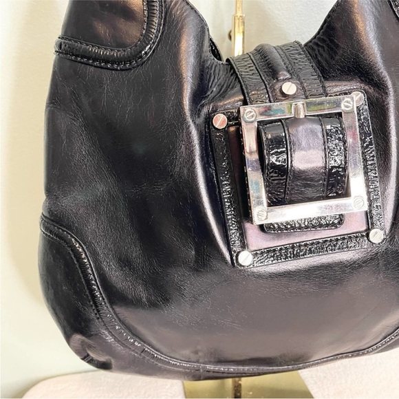 Tory Burch | Black " Horseshoe Hobo " Bag w/ Buckle Trim Handbag Bag Retail $565 - Picture 7 of 9